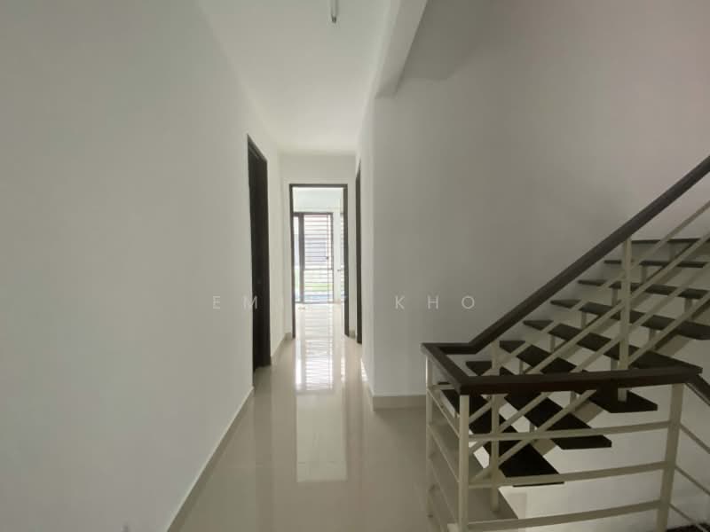 2.5-storey Terraced House for Sale in Shah Alam (Selangor) - Emily Kho - Corridor - PropertyGuru.com.my