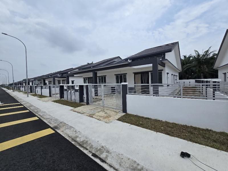 Rumah Berkembar untuk Dijual di Kapar (Selangor) - Janice Low - Exterior - PropertyGuru.com.my