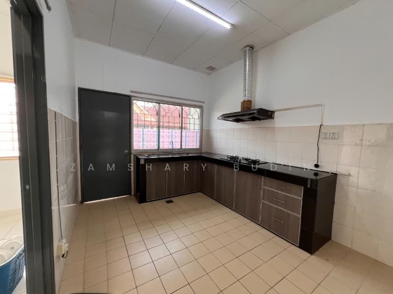 1-storey Terraced House for Sale in Taman Pelangi Semenyih (Semenyih) - Zamshary Budin - Kitchen - PropertyGuru.com.my
