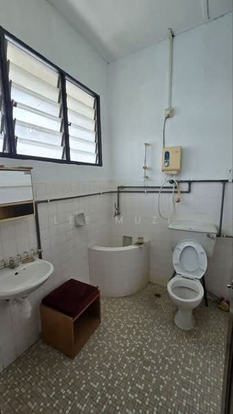 2-storey Terraced House for Sale in Ipoh Garden (Ipoh) - Lee Muzi - Bathroom - PropertyGuru.com.my