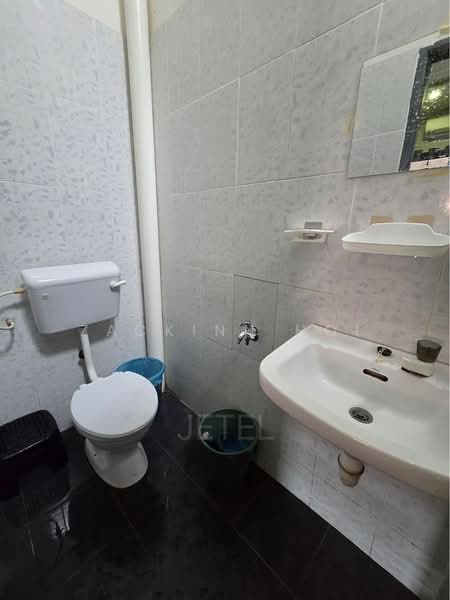 Rumah Teres 1 Tingkat untuk Dijual di Telok Panglima Garang (Selangor) - Zackinn Hoi - Bathroom - PropertyGuru.com.my