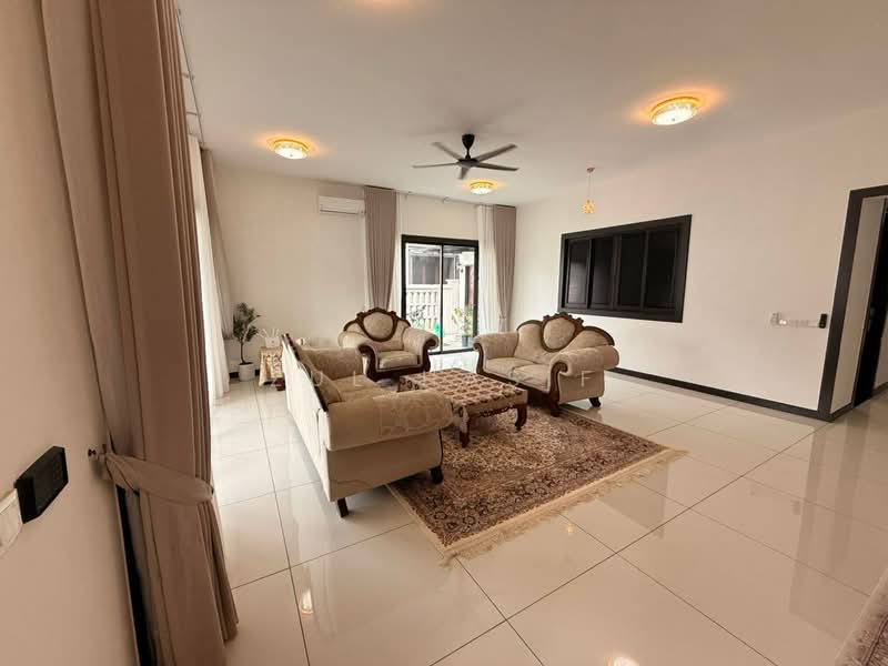 Semi-Detached House for Sale in Shah Alam (Selangor) - Zul Hasif - Living Room - PropertyGuru.com.my