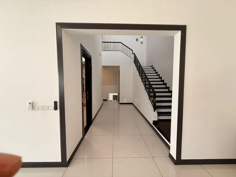 Semi-Detached House for Sale in Shah Alam (Selangor) - Zul Hasif - Entrance - PropertyGuru.com.my