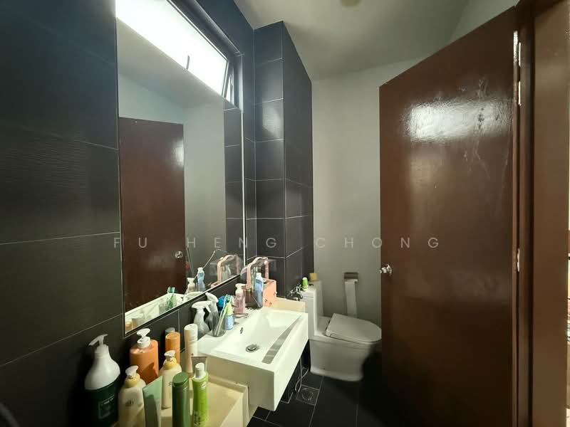 Terraced House for Sale in Kota Masai (Pasir Gudang) - Fu Heng Chong - Bathroom - PropertyGuru.com.my