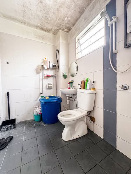 2-storey Terraced House for Sale in Seksyen 8 (Bangi) - Ilman Nahri - Bathroom - PropertyGuru.com.my