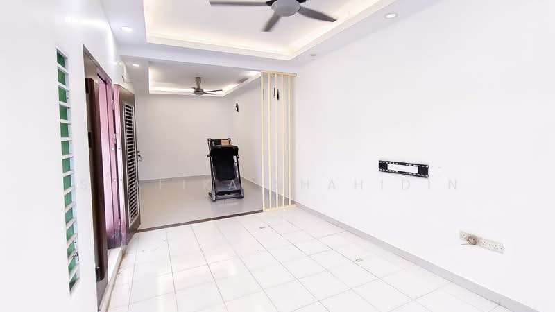 Rumah Teres 1 Tingkat untuk Dijual di Klang (Selangor) - Shafika Shahidin - Living Room - PropertyGuru.com.my