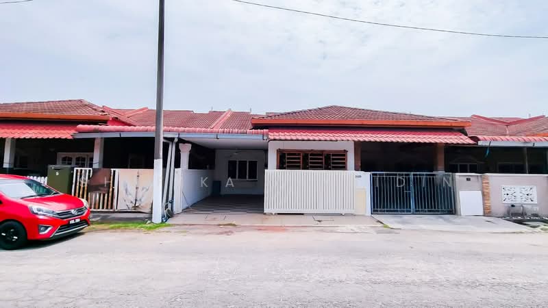 Rumah Teres 1 Tingkat untuk Dijual di Taman Meru Jaya (Kapar) - Shafika Shahidin - Exterior - PropertyGuru.com.my