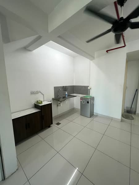 Servis Apartment untuk Disewa di De Centrum Residences - Sum Yeong - Kitchen - PropertyGuru.com.my