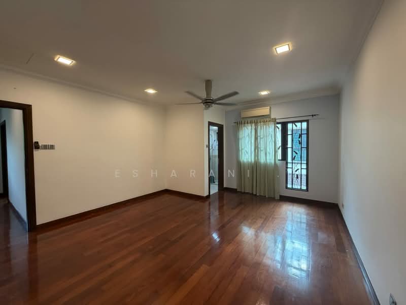 Rumah Berkembar untuk Dijual di Cheras (Kuala Lumpur) - Esharani . - Living Room - PropertyGuru.com.my
