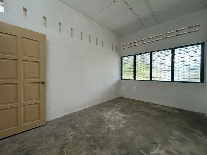 1-storey Terraced House for Sale in Taman Song Choon (Ipoh) - YY Cheah - Interior - PropertyGuru.com.my