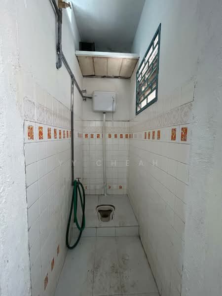 1-storey Terraced House for Sale in Taman Song Choon (Ipoh) - YY Cheah - Bathroom - PropertyGuru.com.my