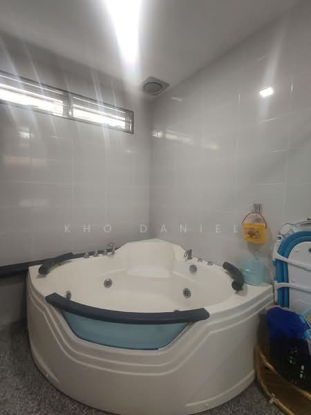 2-storey Terraced House for Sale in Ampang Saujana (Ampang) - Kho Daniel - Bathroom - PropertyGuru.com.my