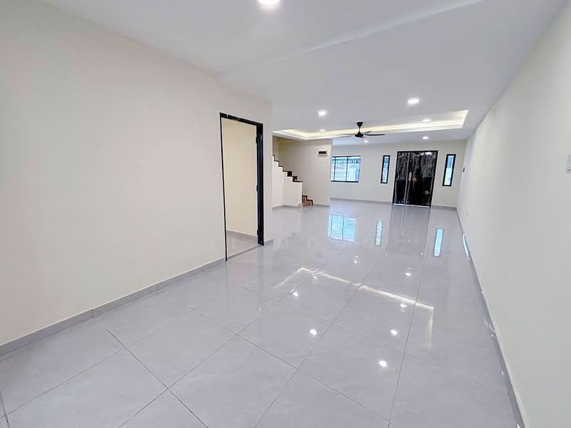 Rumah Teres 2 Tingkat untuk Dijual di Taman Skudai Baru (Skudai) - Wil Mong - Living Room - PropertyGuru.com.my