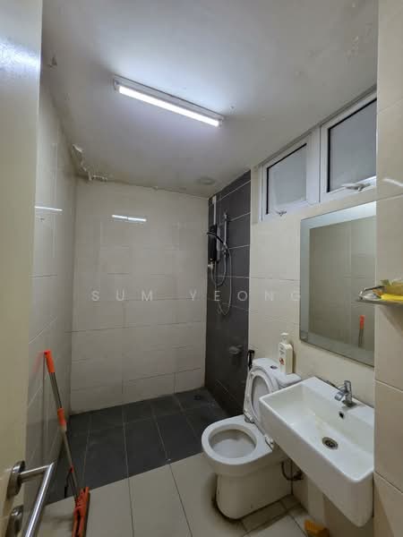 Servis Apartment untuk Disewa di De Centrum Residences - Sum Yeong - Bathroom - PropertyGuru.com.my