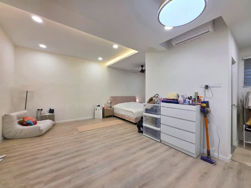 Rumah Teres 2 Tingkat untuk Dijual di Taman Maju (Batu Pahat) - Lim Qiao Yi - Bedroom - PropertyGuru.com.my