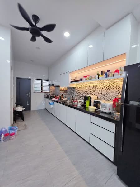 Rumah Teres 2 Tingkat untuk Dijual di Taman Maju (Batu Pahat) - Lim Qiao Yi - Kitchen - PropertyGuru.com.my