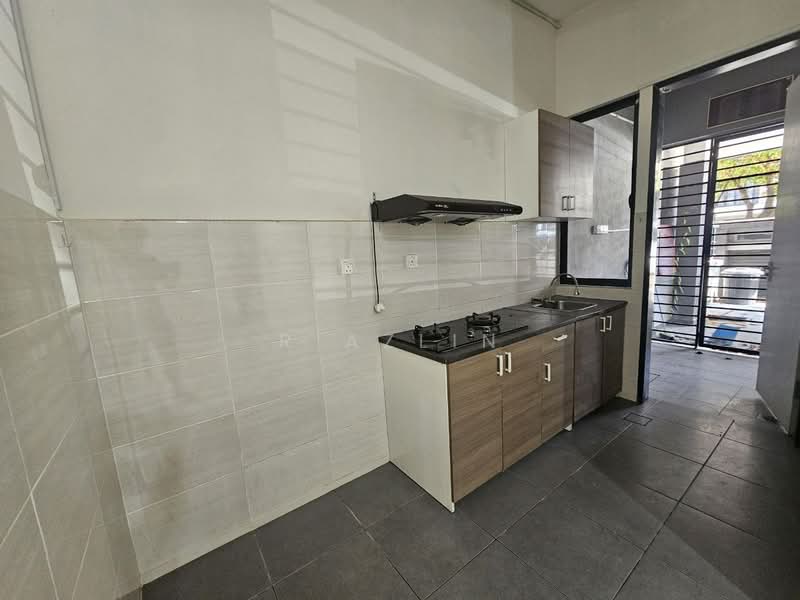 2-storey Terraced House for Sale in Denai Alam (Shah Alam) - R Azlin - Kitchen - PropertyGuru.com.my