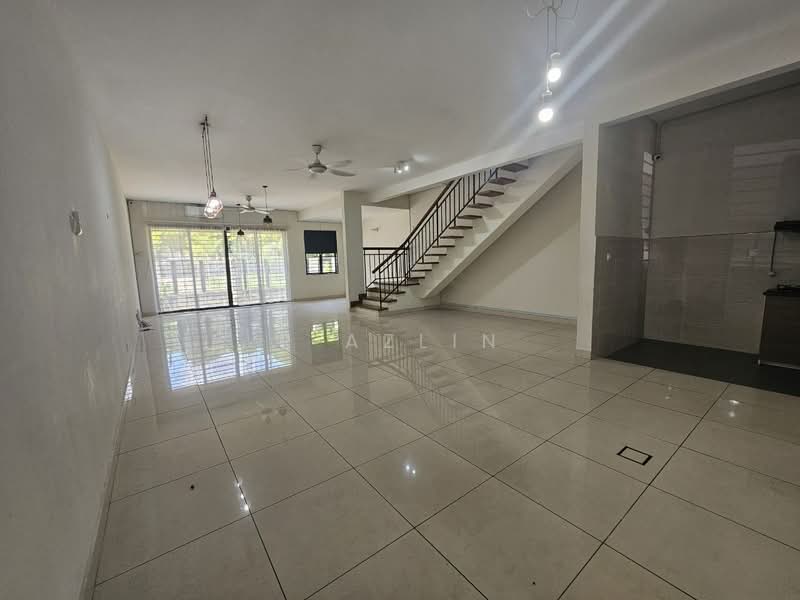 2-storey Terraced House for Sale in Denai Alam (Shah Alam) - R Azlin - Living Room - PropertyGuru.com.my