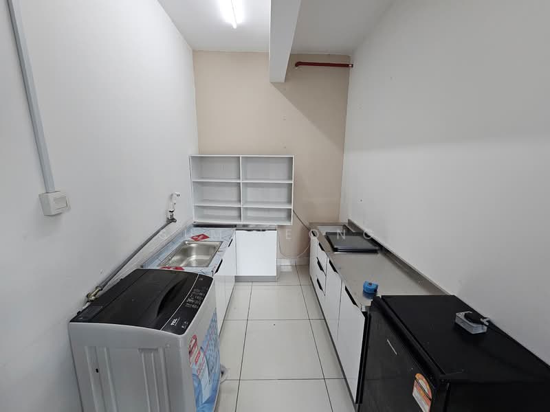 Servis Apartment untuk Disewa di De Centrum Residences - Sum Yeong - Kitchen - PropertyGuru.com.my