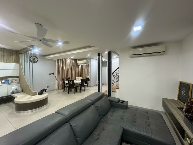 Semi-Detached House for Sale in Taman Iping (Batu Maung) - Bernard Chew - Living Room - PropertyGuru.com.my