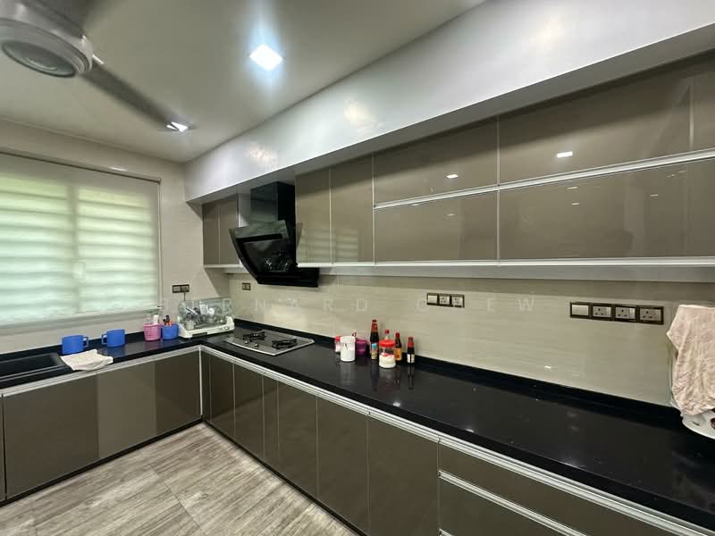 Semi-Detached House for Sale in Taman Iping (Batu Maung) - Bernard Chew - Kitchen - PropertyGuru.com.my