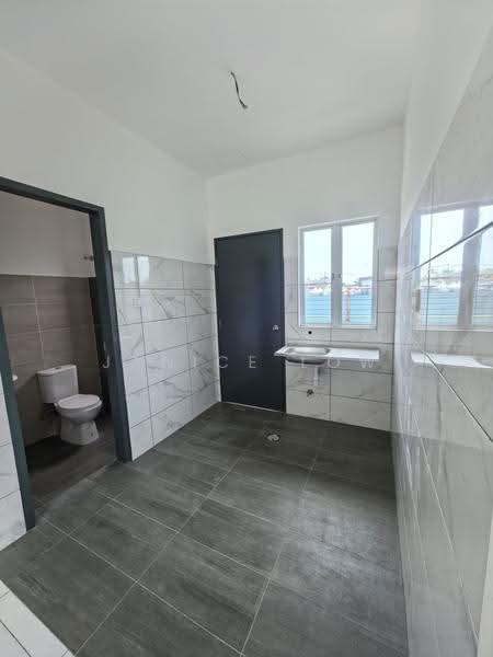 Rumah Teres 2-Tingkat untuk Dijual di Kapar (Selangor) - Janice Low - Bathroom - PropertyGuru.com.my
