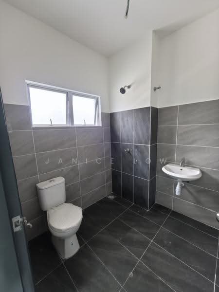 Rumah Teres 2-Tingkat untuk Dijual di Kapar (Selangor) - Janice Low - Bathroom - PropertyGuru.com.my