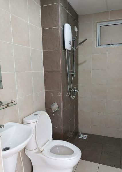 Servis Apartment untuk Dijual di Pangsapuri Tanah Emas (Golden Sands) - Linda . - Bathroom - PropertyGuru.com.my