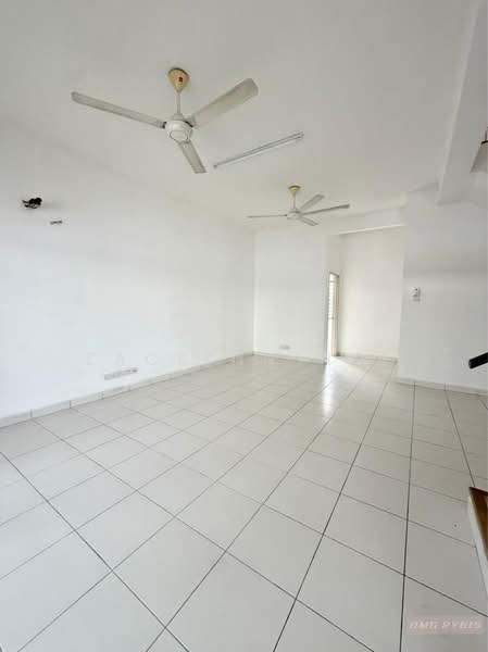2-storey Terraced House for Sale in Bandar Bukit Raja (Klang) - Zackinn Hoi - Living Room - PropertyGuru.com.my