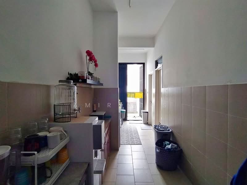 2-storey Terraced House for Sale in Shah Alam (Selangor) - Amir Abas - Corridor - PropertyGuru.com.my