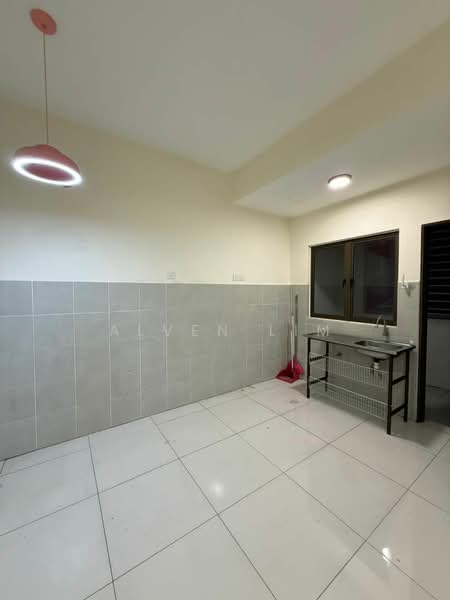 Servis Apartment untuk Dijual di Suria Putra - Alven Lim - Kitchen - PropertyGuru.com.my