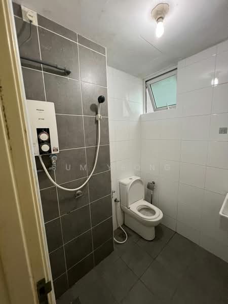 Servis Apartment untuk Disewa di De Centrum Residences - Sum Yeong - Bathroom - PropertyGuru.com.my