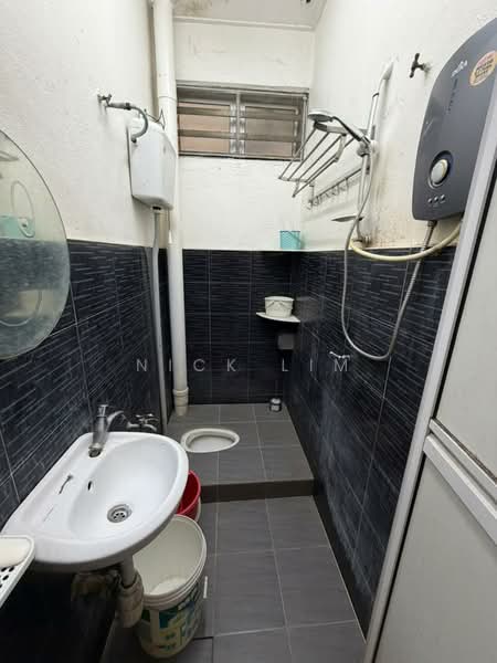 1-storey Terraced House for Sale in Bandar Cassia (Batu Kawan) - Nick Lim - Bathroom - PropertyGuru.com.my