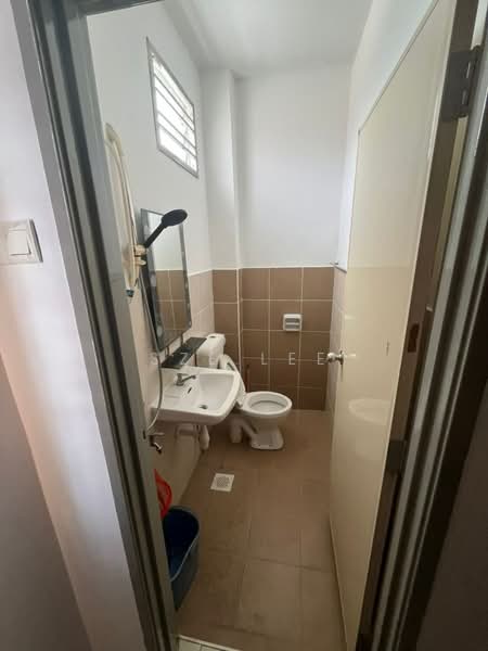 Rumah Teres 2 Tingkat untuk Disewa di Taman Mount Austin (Tebrau) - Sze Lee - Bathroom - PropertyGuru.com.my