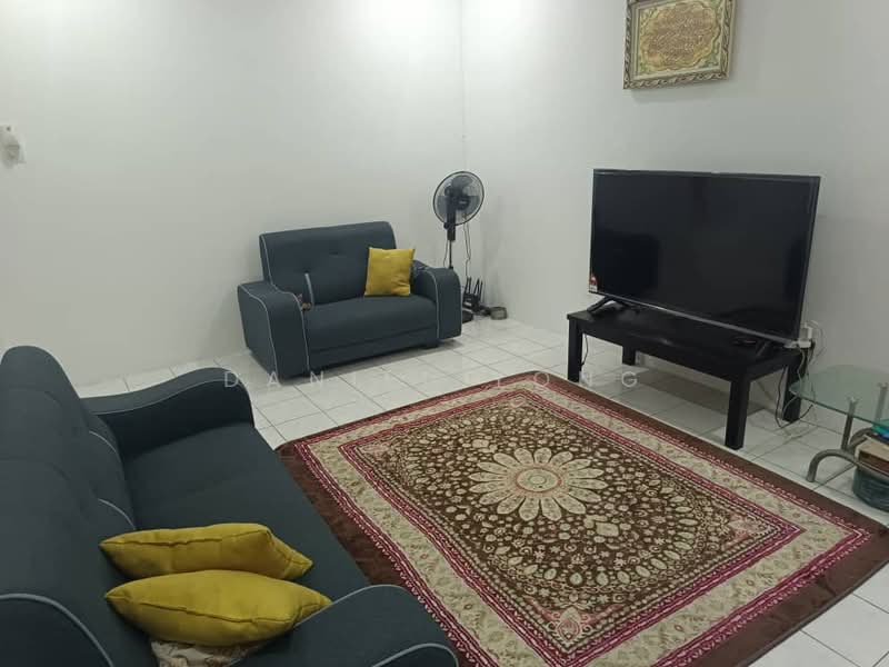 Rumah Teres 1 Tingkat untuk Dijual di Bandar Putra (Kulai) - Daniel Yong - Living Room - PropertyGuru.com.my