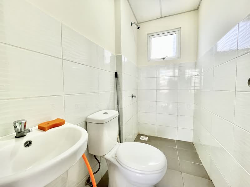 Pangsapuri untuk Disewa di Residensi Laman Sari - Sabirin Ahmad - Bathroom - PropertyGuru.com.my