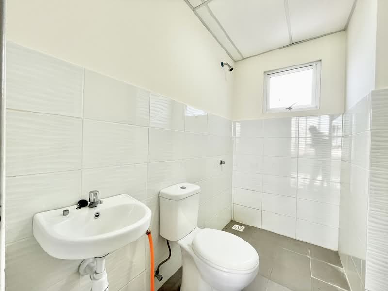 Pangsapuri untuk Disewa di Residensi Laman Sari - Sabirin Ahmad - Bathroom - PropertyGuru.com.my