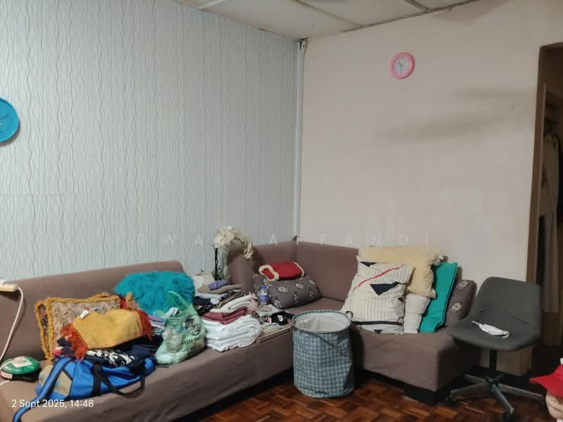Rumah Teres 2 Tingkat untuk Dijual di Seksyen 20 (Shah Alam) - Irwan Affandi - Living Room - PropertyGuru.com.my