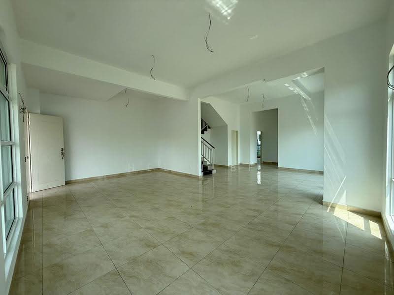 Rumah Berkembar untuk Dijual di Taman Klebang Utama (Klebang) - Helen BF - Living Room - PropertyGuru.com.my
