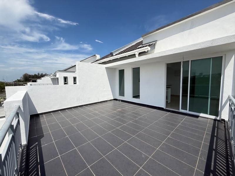 Rumah Berkembar untuk Dijual di Taman Klebang Utama (Klebang) - Helen BF - Exterior - PropertyGuru.com.my