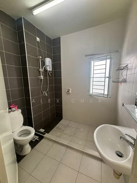 2-storey Terraced House for Rent in Kota Kemuning (Shah Alam) - Alex Chua - Bathroom - PropertyGuru.com.my