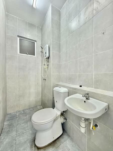 Pangsapuri untuk Disewa di Residensi Adelia 2 - Sue Ahmad - Bathroom - PropertyGuru.com.my