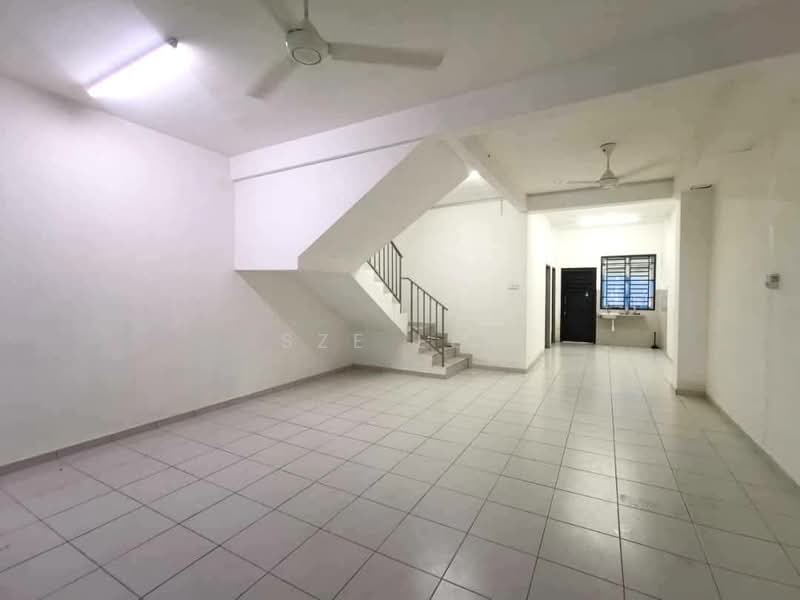 Rumah Teres 2 Tingkat untuk Dijual di Taman Scientex Utama (Senai) - Sze Lee - Living Room - PropertyGuru.com.my