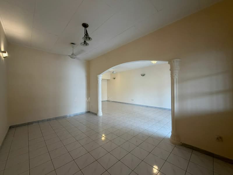 Rumah Berkembar untuk Dijual di Jelutong (Penang) - Amos Sin - Living Room - PropertyGuru.com.my