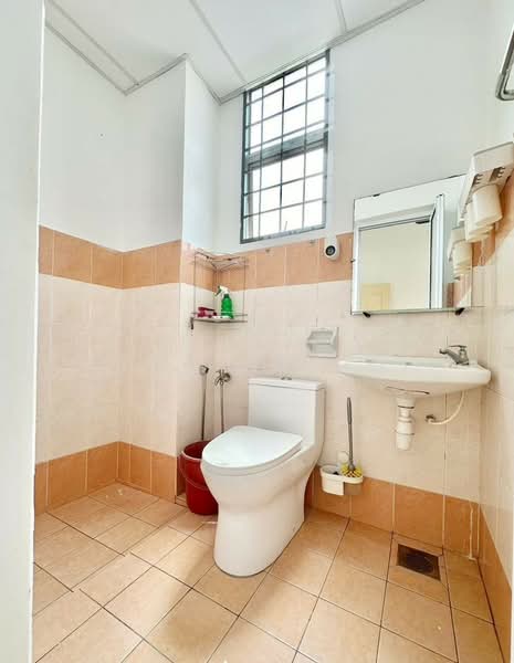 Pangsapuri untuk Disewa di Bayu Villa - Zackinn Hoi - Bathroom - PropertyGuru.com.my