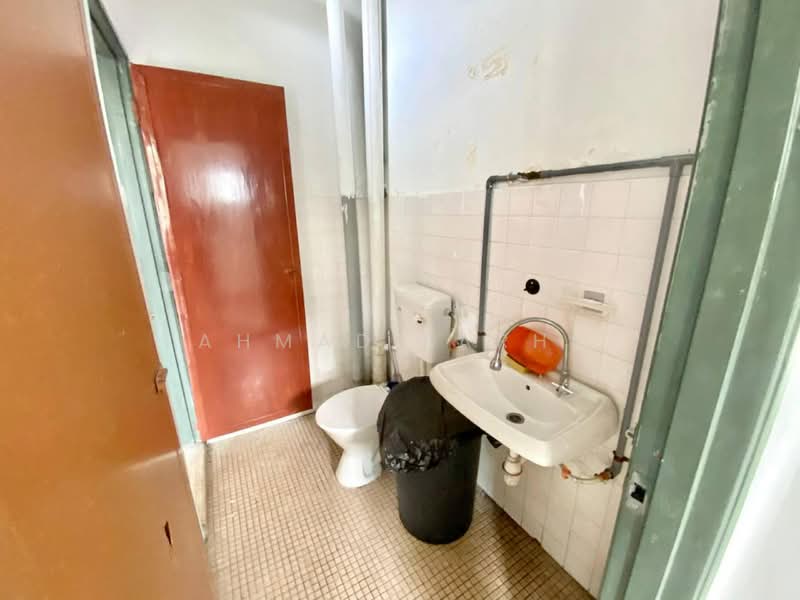 2-storey Terraced House for Sale in Taman Puchong Perdana (Puchong) - Ahmad Farhi - Bathroom - PropertyGuru.com.my