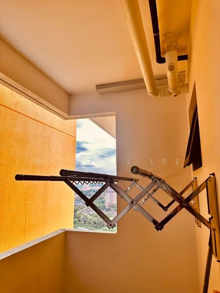 Servis Apartment untuk Disewa di Helix2 @ PJ South - Michiall Lee - Dry Yard with Hanging Rack  - PropertyGuru.com.my