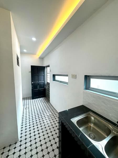 2-storey Terraced House for Sale in Seri Kembangan (Selangor) - Hazeman Omar - Interior - PropertyGuru.com.my