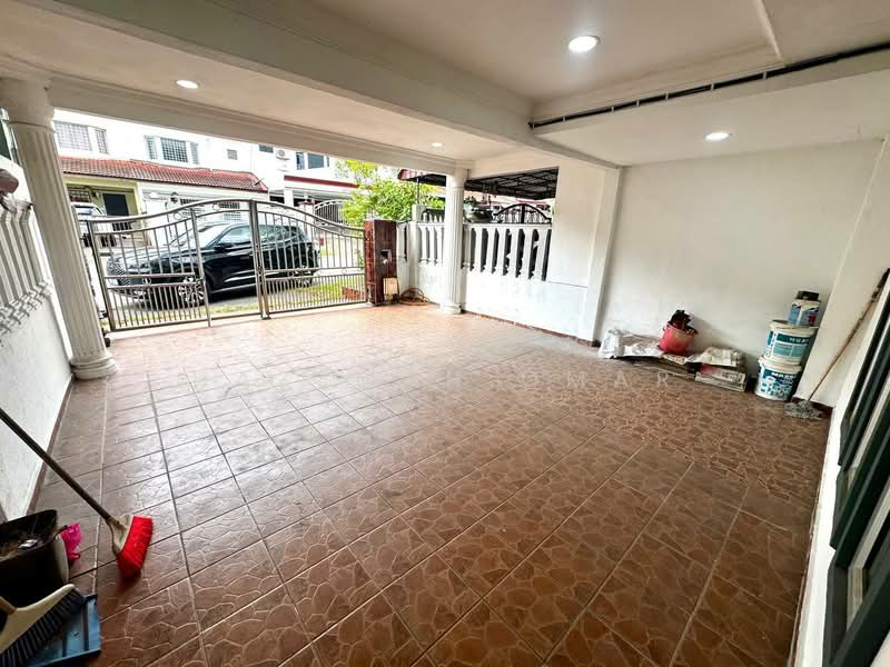 2-storey Terraced House for Sale in Seri Kembangan (Selangor) - Hazeman Omar - Exterior - PropertyGuru.com.my