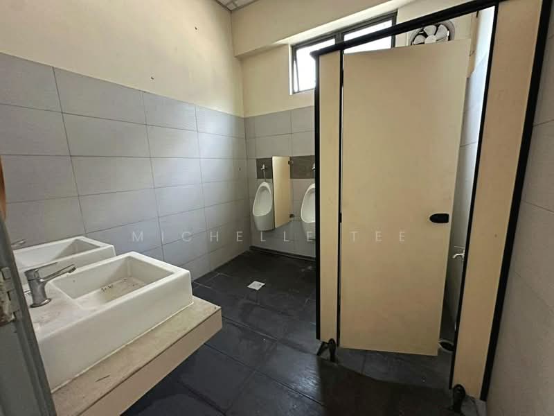Factory for Rent in North Port (Pelabuhan Utara) (Port Klang (Pelabuhan Klang)) - Michelle Tee - Bathroom - PropertyGuru.com.my